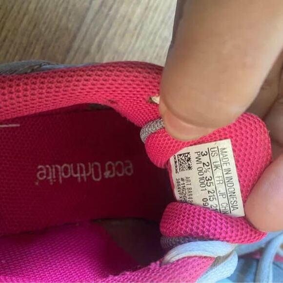 Kids girls adidas pink gray sneakers size 3 youth - some scuffs & dirt GUC - Picture 7 of 7